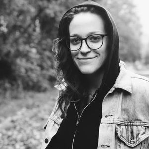 Meet your Posher, Caitlin